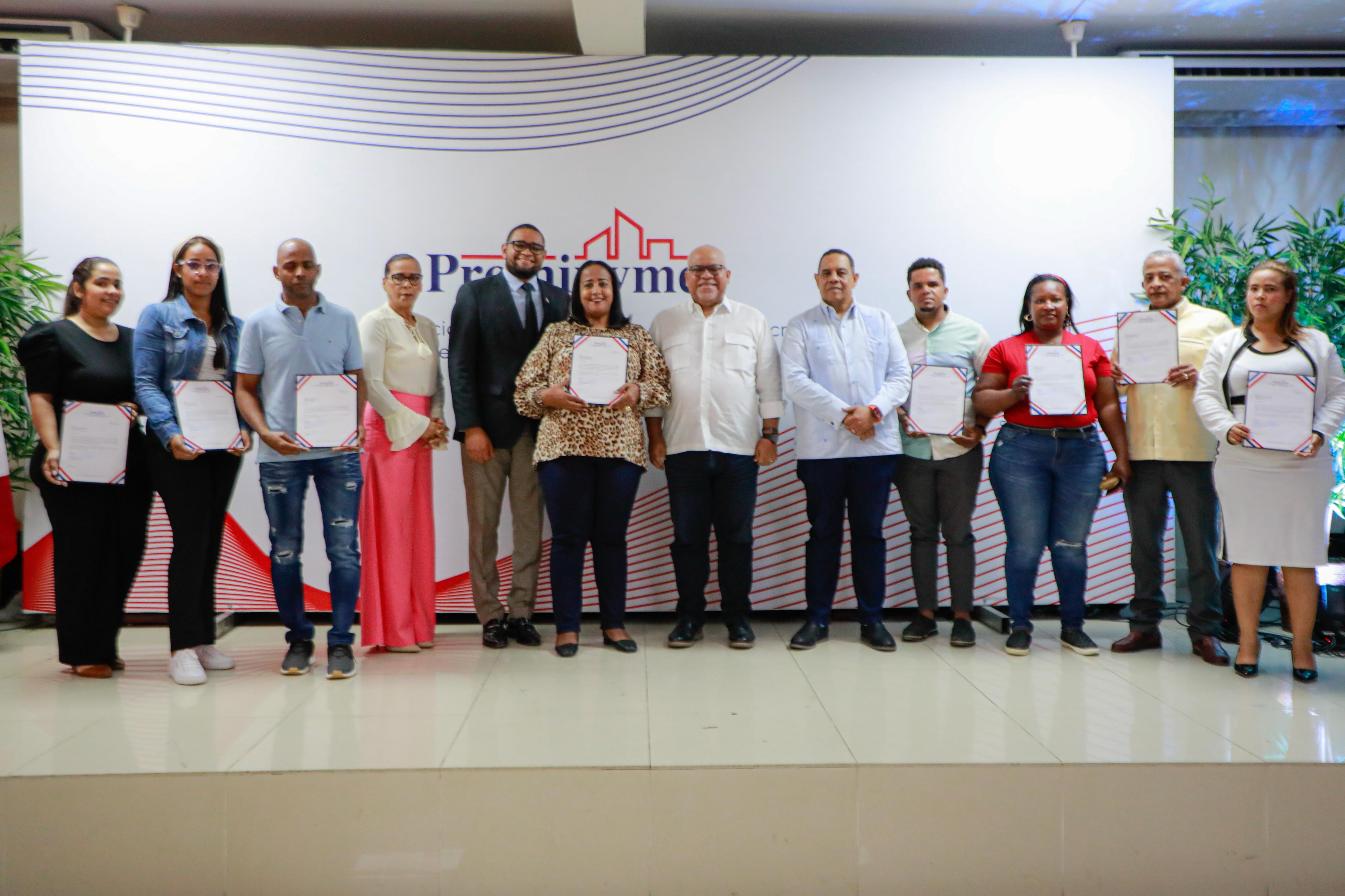 Promipyme entrega RD$45 millones en créditos a micro y pequeños empresarios en El Seibo